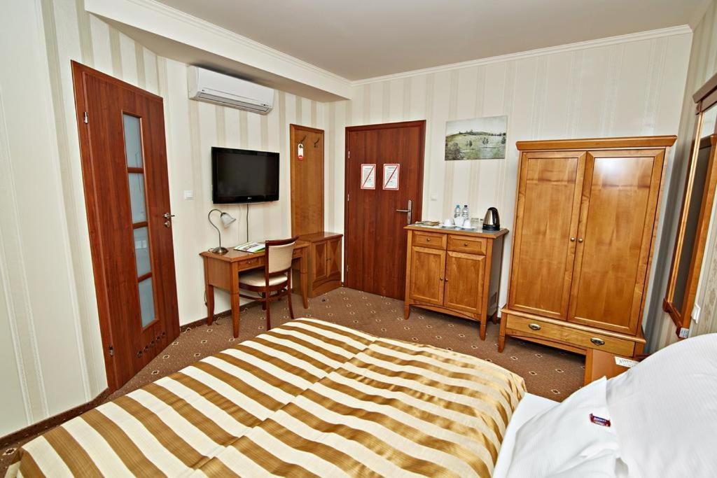 Hotel Soccer Sport Радомско Экстерьер фото